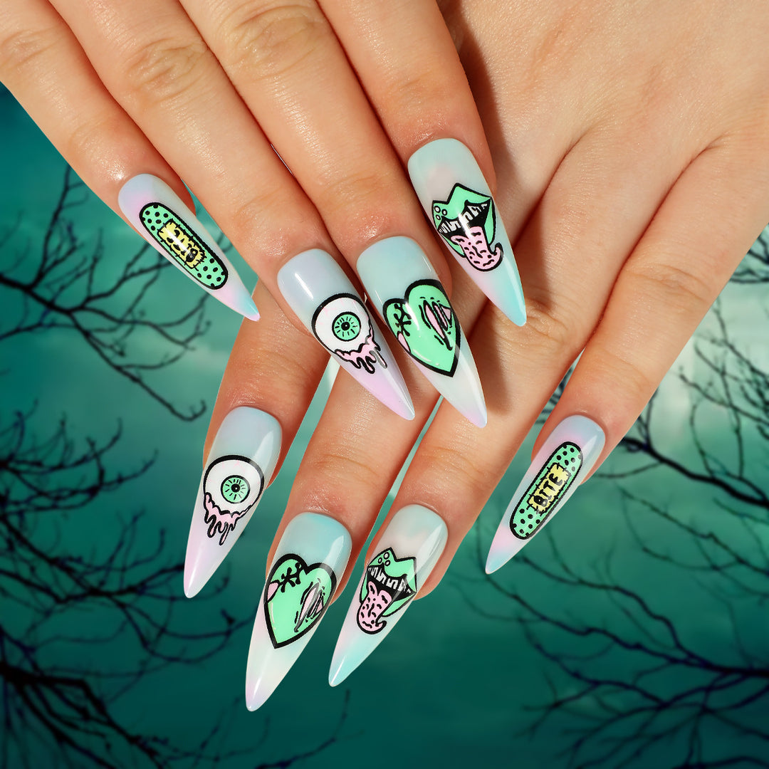 Kunstvolle Nagelverlängerungen mit kreativen Augen-Design Karnz