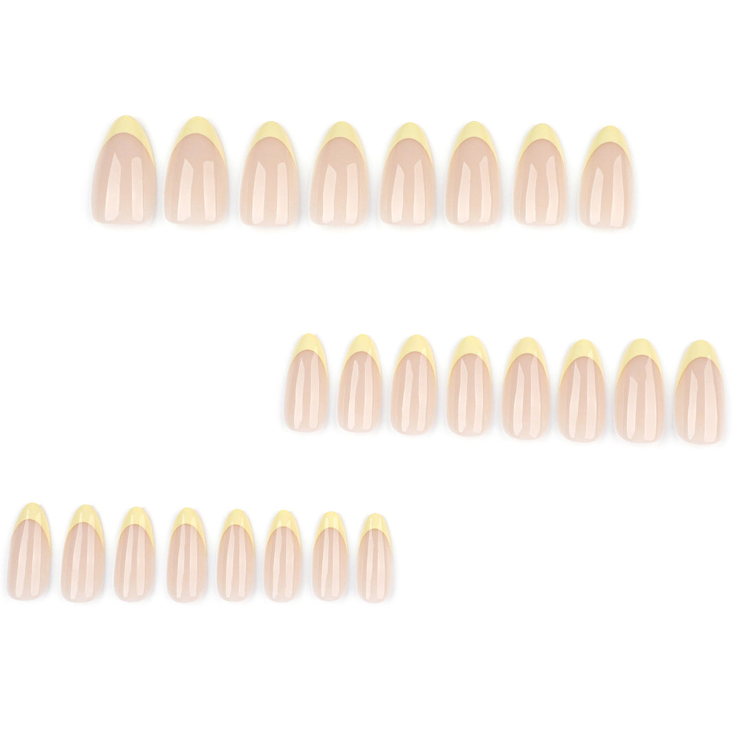 Elegante Nagelkunst mit Farbverlauf und Glanz Karnz