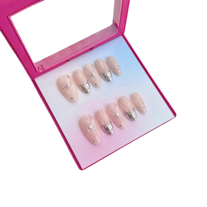 Luxuriöses dekoratives Press-On-Nagelset mit Edelsteindekoren