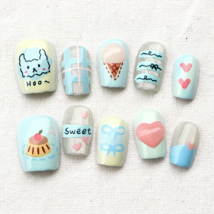 Verspieltes, vom Cartoon inspiriertes Press-On-Nagelset