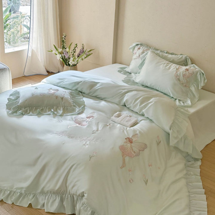 Satin-Bettwäsche-Set mit Stickereien und Rüschensaum