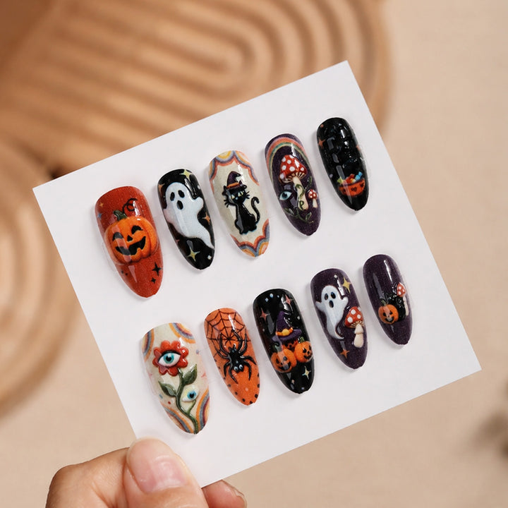 Festliches Kunstnagelset mit gruseligen Halloween-Motiven Karnz