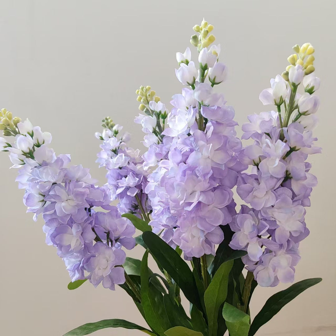 Realistische Blumenstängel