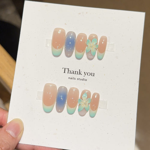 Künstliche Nagelspitzen Im Floralen Design Karnz