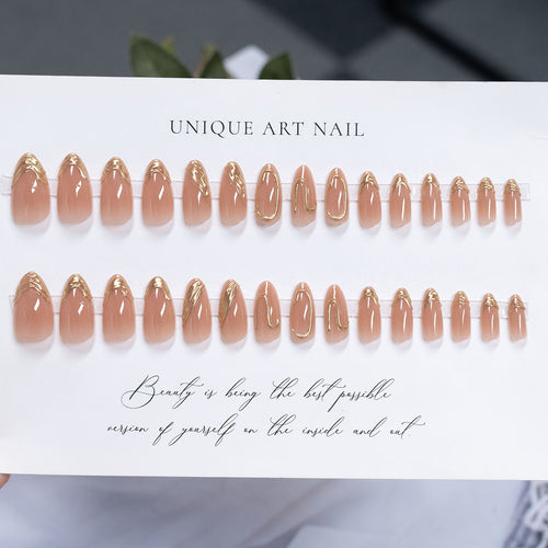 Elegante goldverzierte Stiletto-Press-on-Nägel