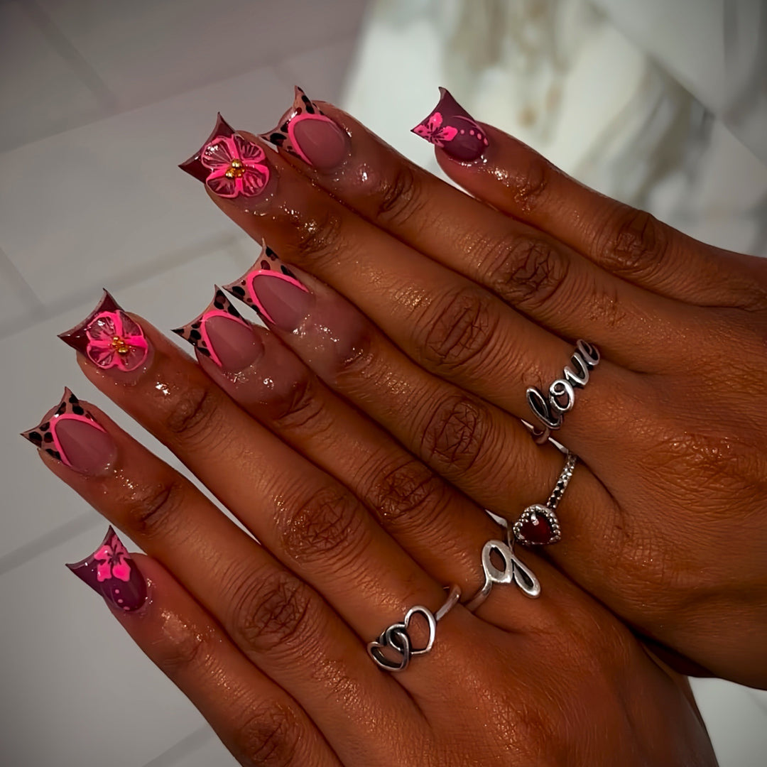 Dekorative Nagelkunst Karnz
