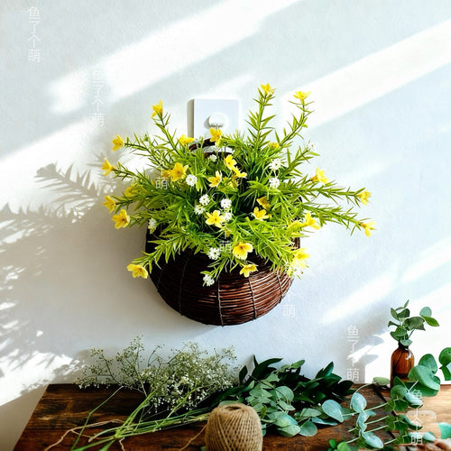 Wandmontierter Kunstblumenpflanzer