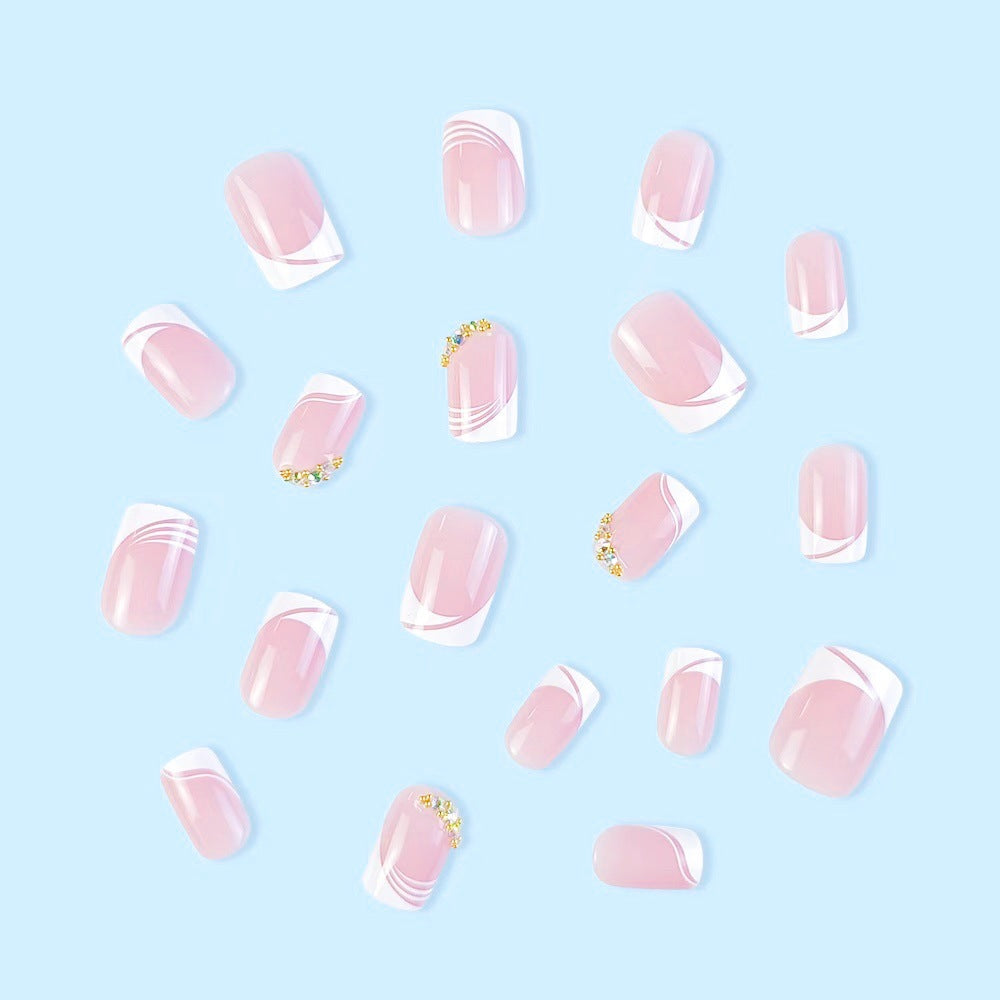 Kunstnageldesign mit eleganten Akzenten Karnz