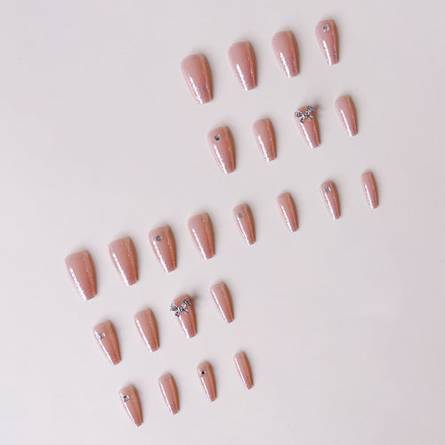 Glitzernde Nagelkunst Karnz