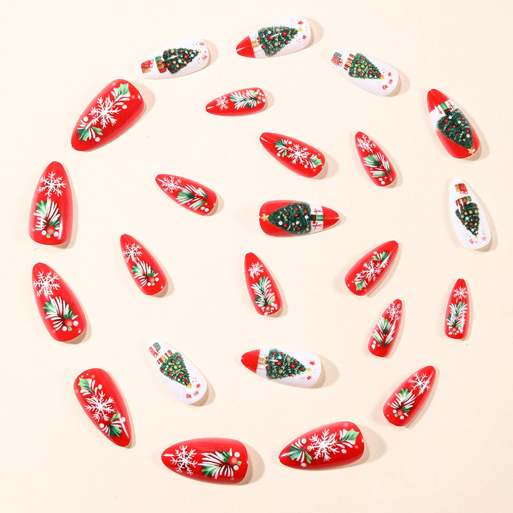 Festliche weihnachtliche Nagelkunstverlängerungen Karnz