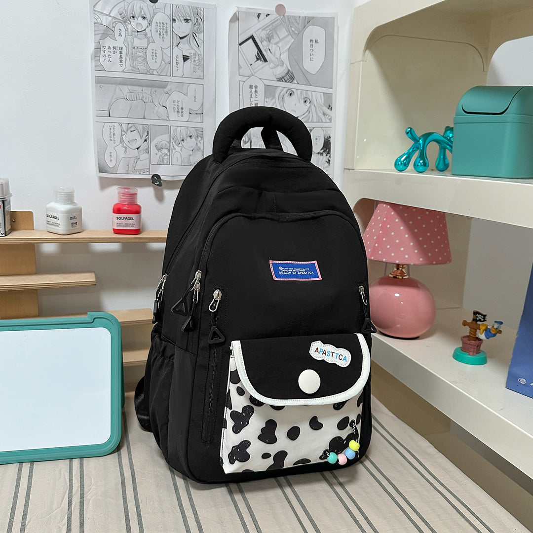 Stilvoller Multi-Taschen-Rucksack mit lustigen Akzenten Karnz