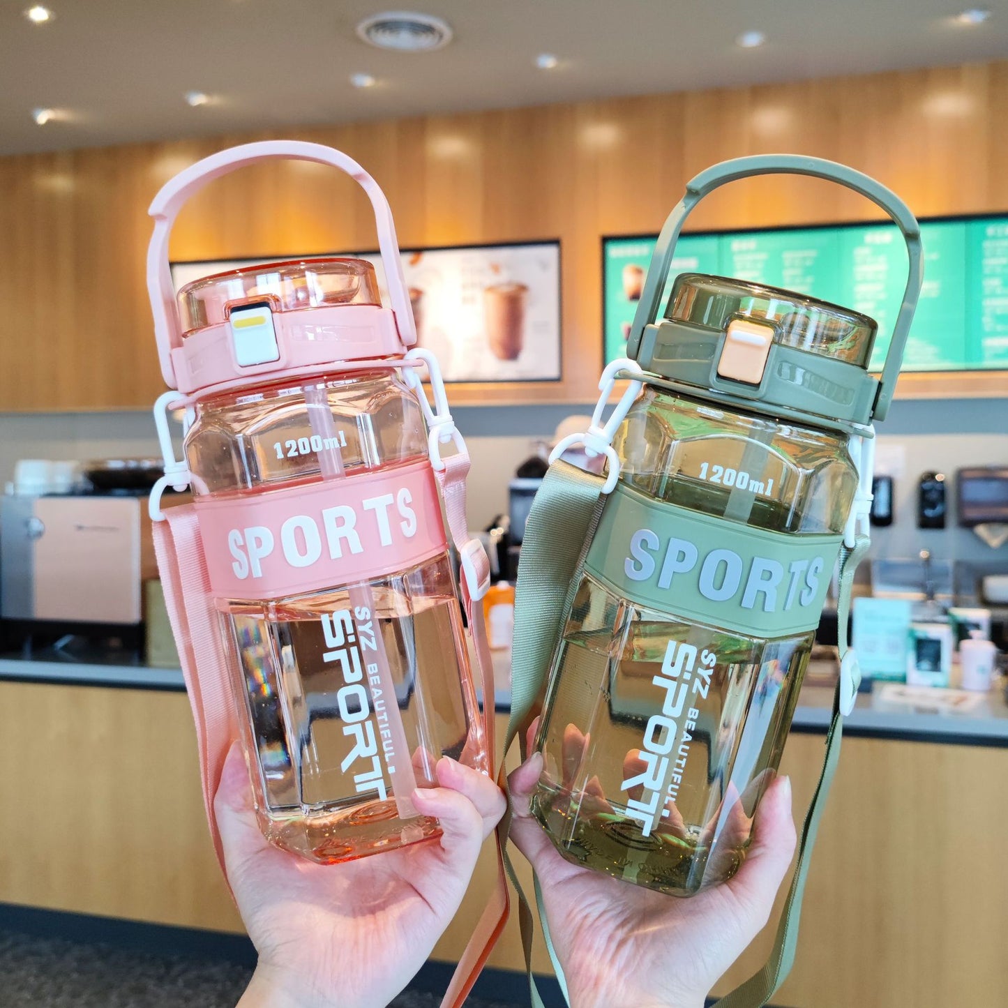 Damen Sportliche Wasserflasche mit praktischem Tragesystem Karnz
