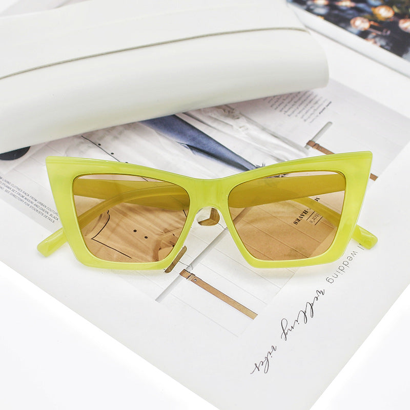 Damen Katzenaugen-Sonnenbrille mit transparentem Rahmen und UV-Schutz Karnz
