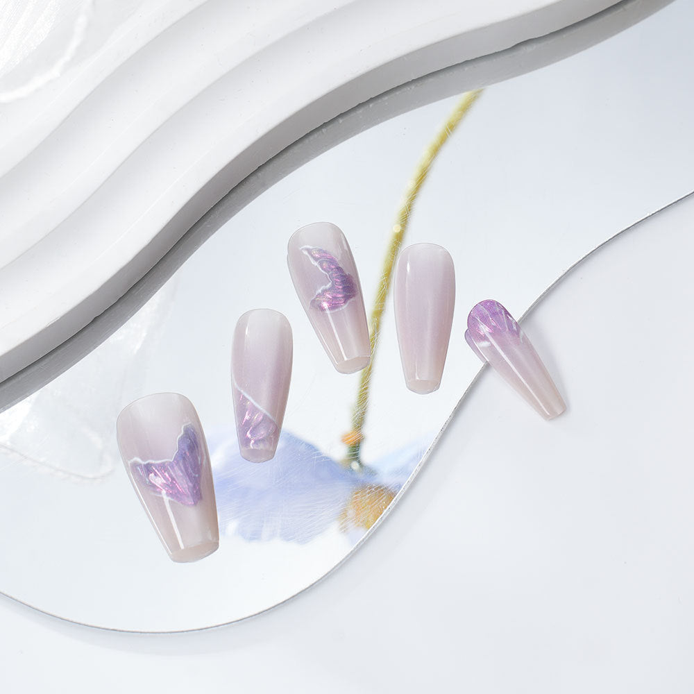 Künstlerische Press-On-Nageldesigns Karnz