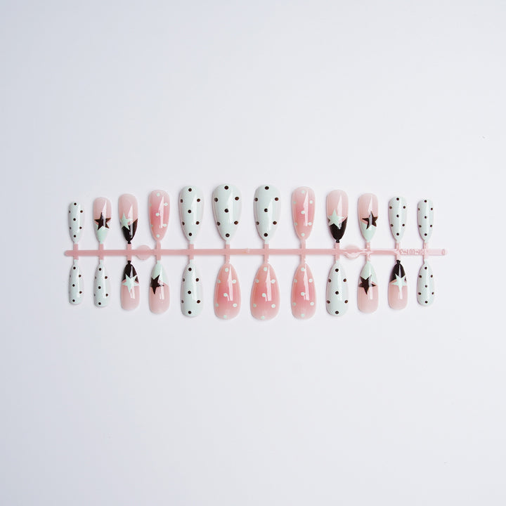 Künstliche Nagelkollektion Karnz