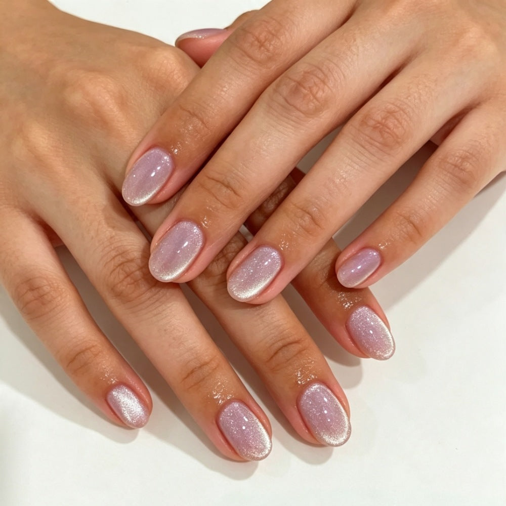 Elegante Kunstnägel mit Schimmerndem Ombre-Effekt Karnz