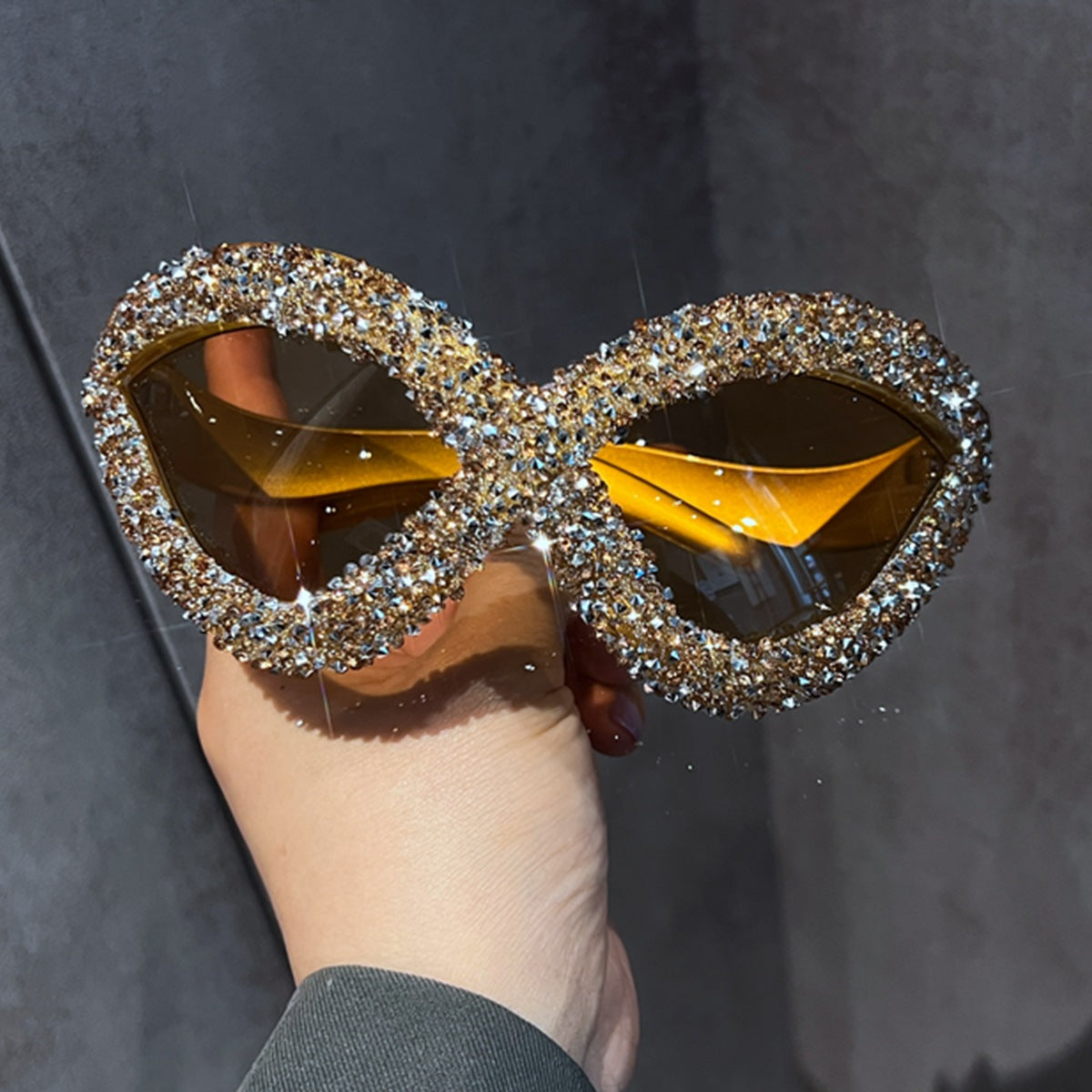 Damen extravagante Sonnenbrille mit funkelndem Kristallbesatz Karnz