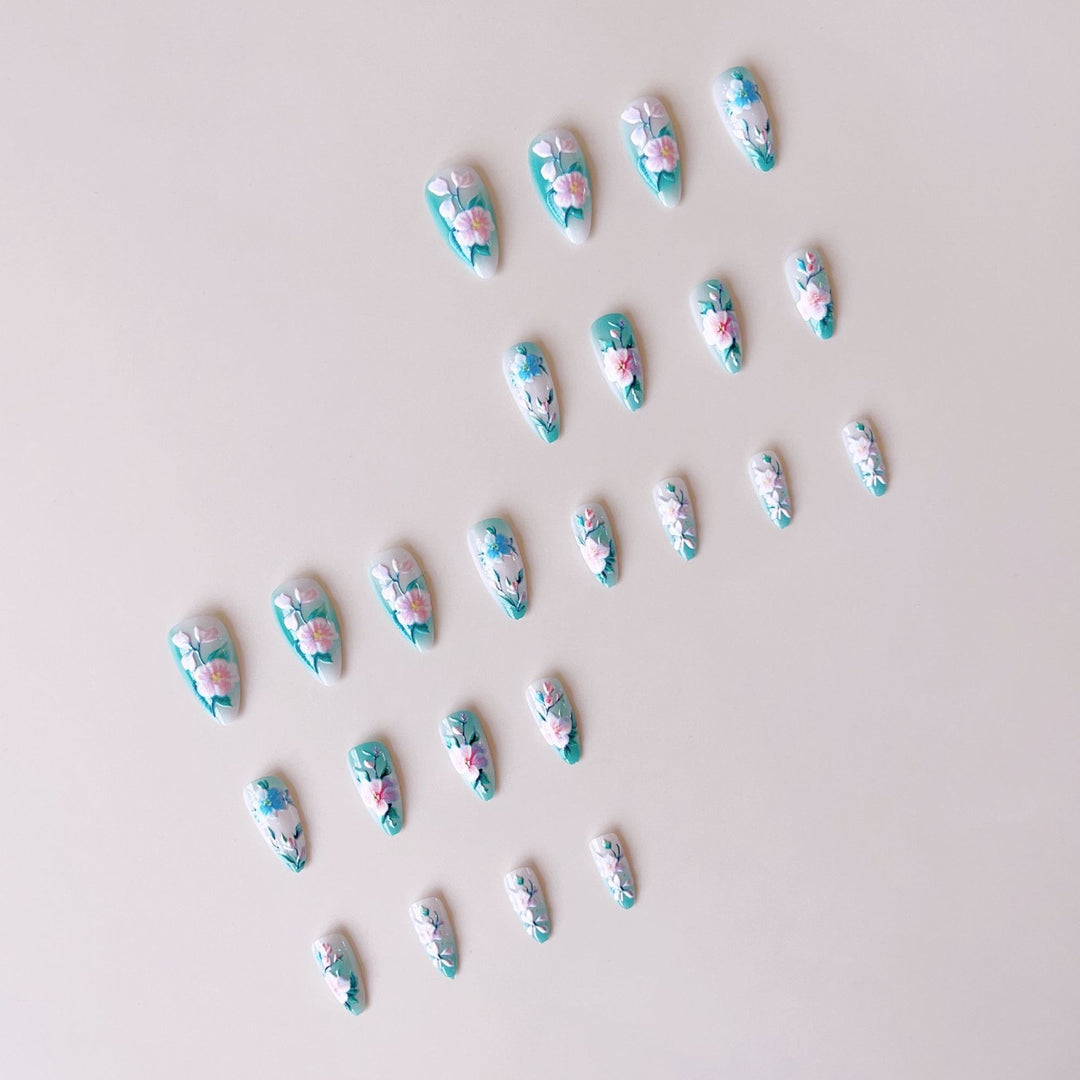 Elegante Nagelkunst Karnz