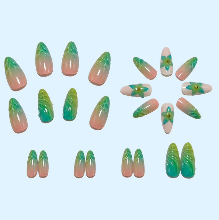 Kunstnägel mit Elegantem Blüten-Design und Farbverlauf Karnz