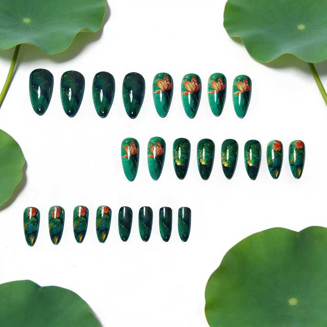 Künstliche Kunstnägel mit Elegantem Wasserlilien-Design Karnz