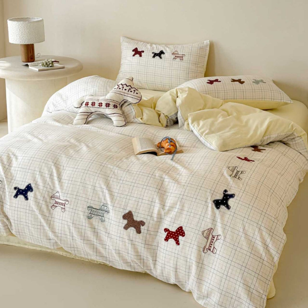 Kariertes Baumwoll-Bettbezug-Set mit applizierten Hunde‑Silhouetten und weichem Perkal