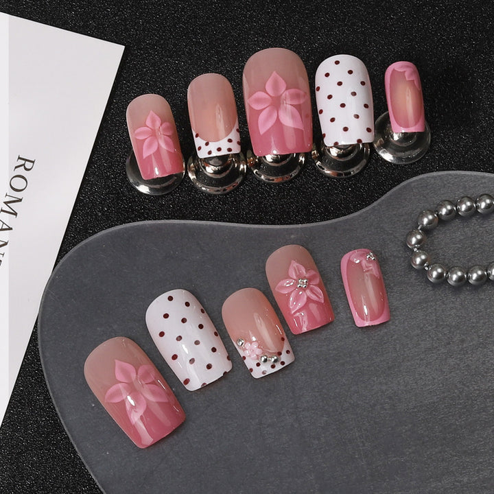Floral Verziertes Press-On Nagelset Karnz