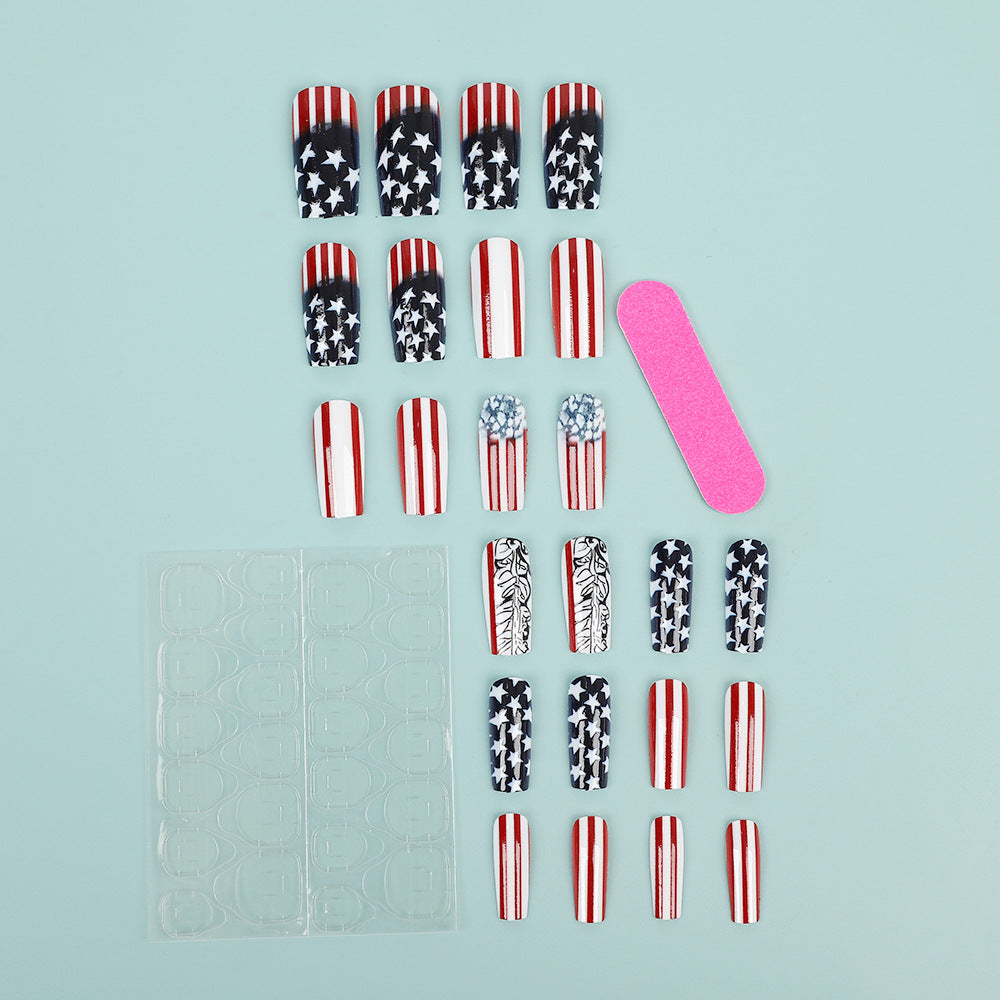 Kreative Kunstnägel mit patriotischem Design Karnz