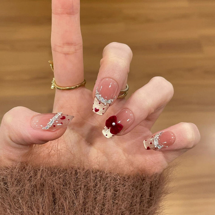 Kreative Kunstnägel mit Blumen- und Fruchtmotiven Karnz
