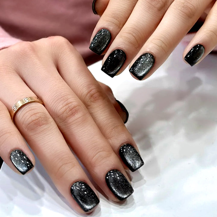 Glänzendes Ombre Nagelkunst Karnz