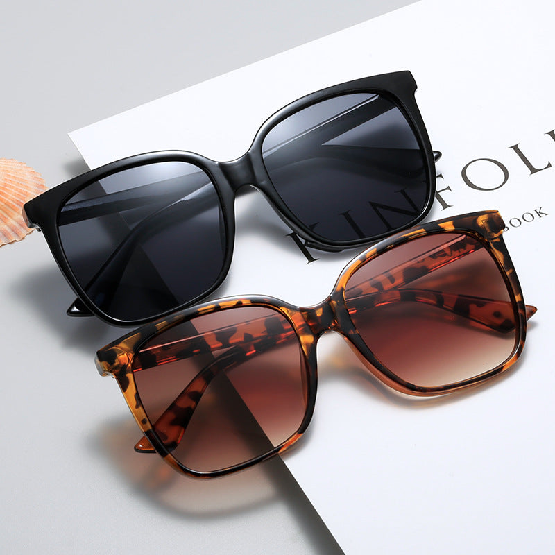 Damen moderne und stilvolle Sonnenbrille mit quadratischem Rahmen Karnz