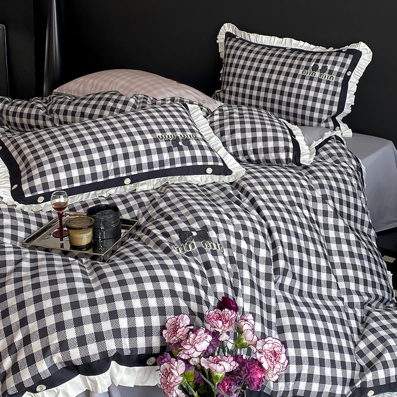 Romantisches Gingham Rüsch Baumwollsatin Bettbezug Set mit gesticktem Schleifen- und Knopf-Paspel Kopfkissenbezügen