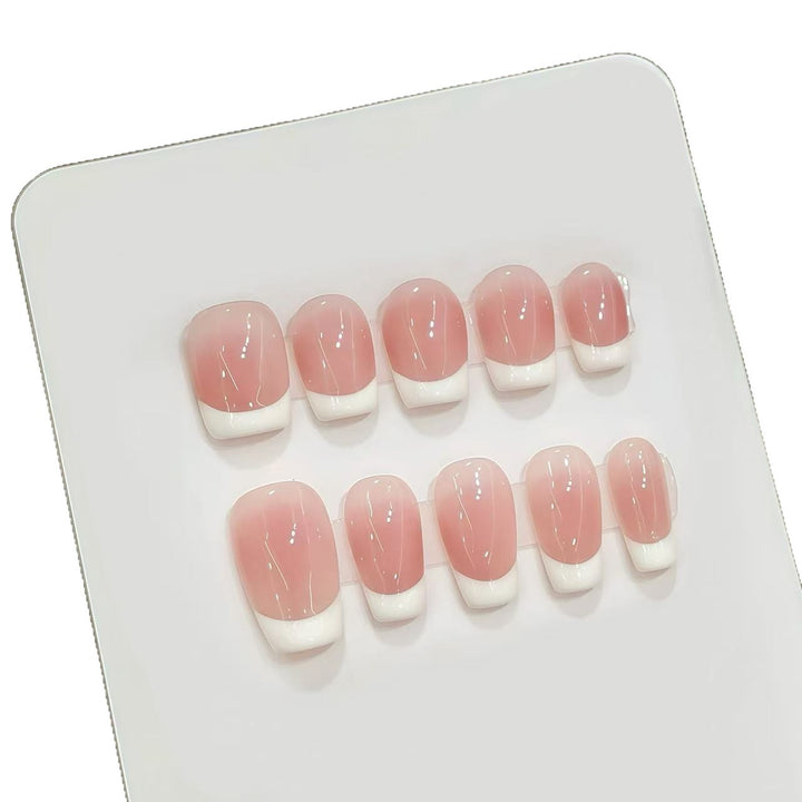 Elegantes französisches Tip Press-On Nail Design Karnz