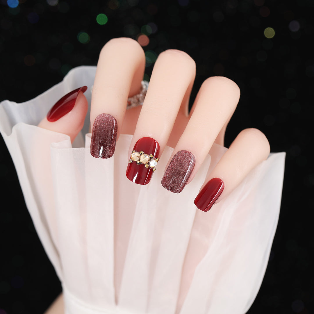 Elegante dekorative Press-On-Nagelkunst