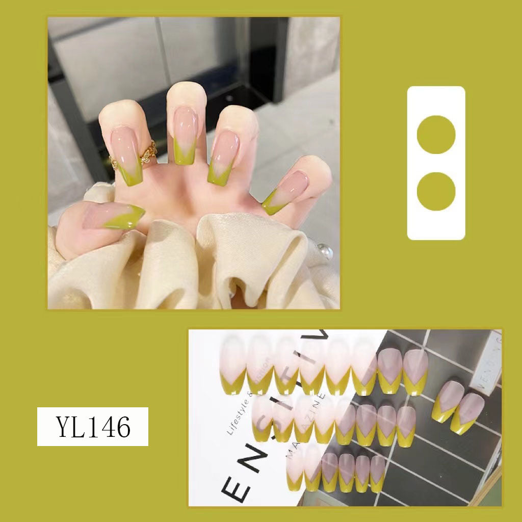 Kunstvolle Nagelverlängerungen mit frischem Sommerdesign Karnz