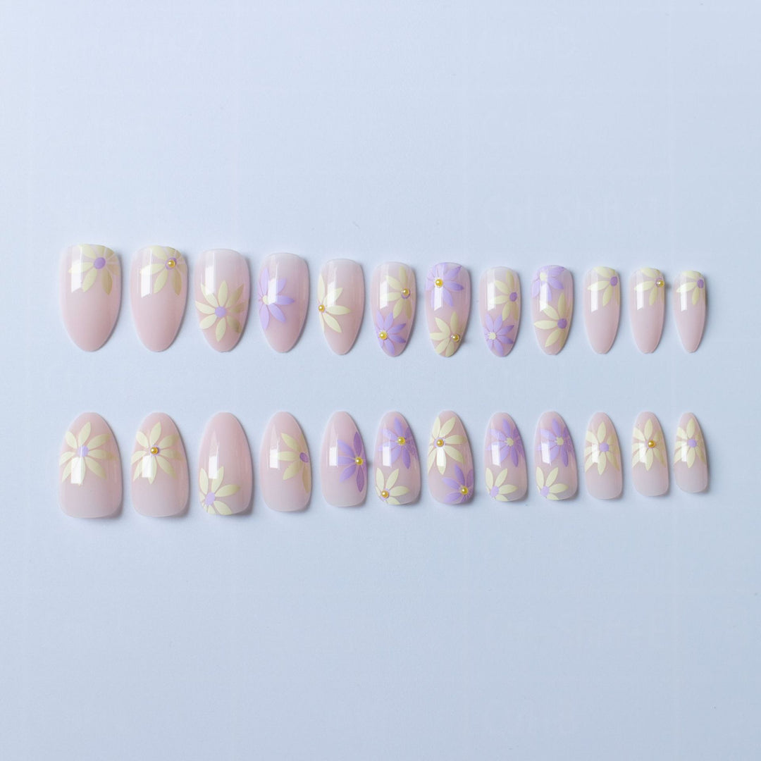 Elegante Florale Acryl Nagelkunst