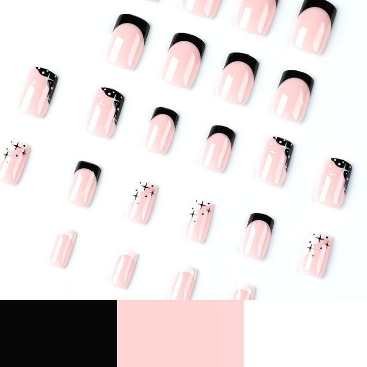 Kunstvolle Nagelkunst mit reflektierenden Akzenten Karnz