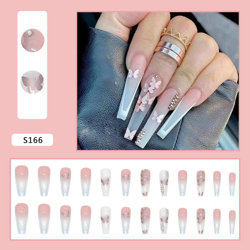 Kunstnagelset mit stilvollen Schmetterlingsverzierungen Karnz