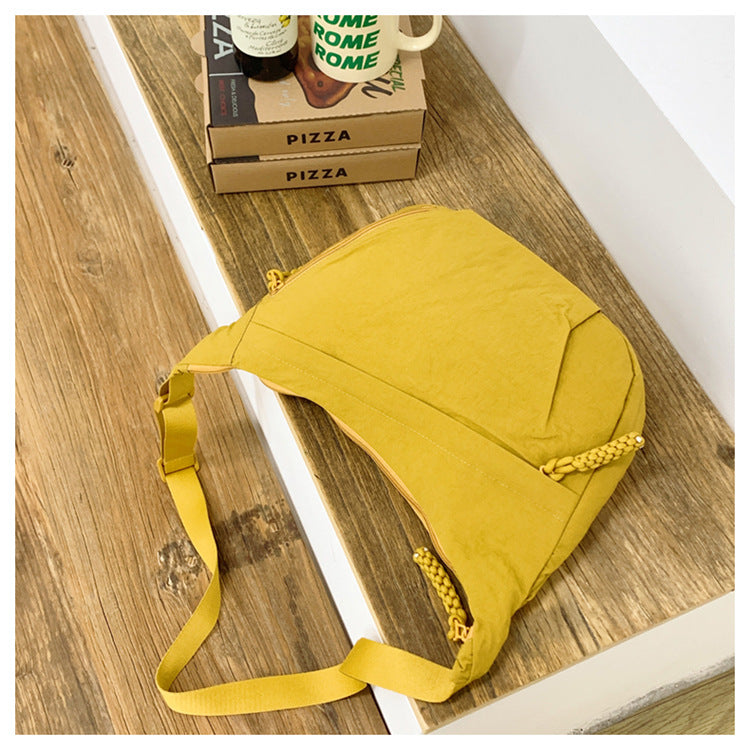 Bequeme Schultertasche mit Praktischen Fächern Karnz