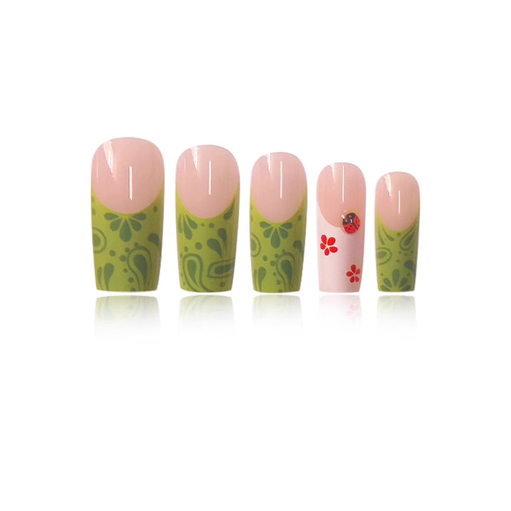 Blumenmuster Press-On Nagelkunst Karnz
