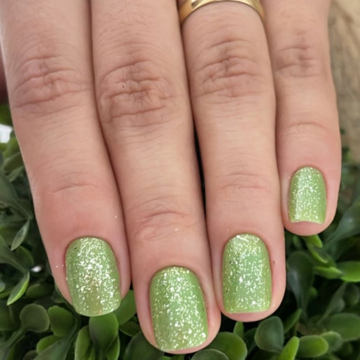 Glänzende Nagelkunstverlängerung Karnz
