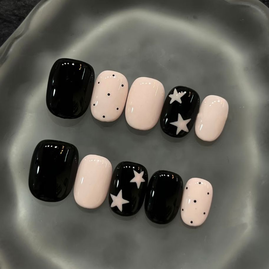 Künstlerisches Kaffee-inspiriertes Press-On Nagelkunst Set Karnz