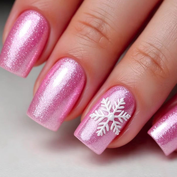 Kreative Nagelkunst mit Festlichem Schneeflocken-Design Karnz