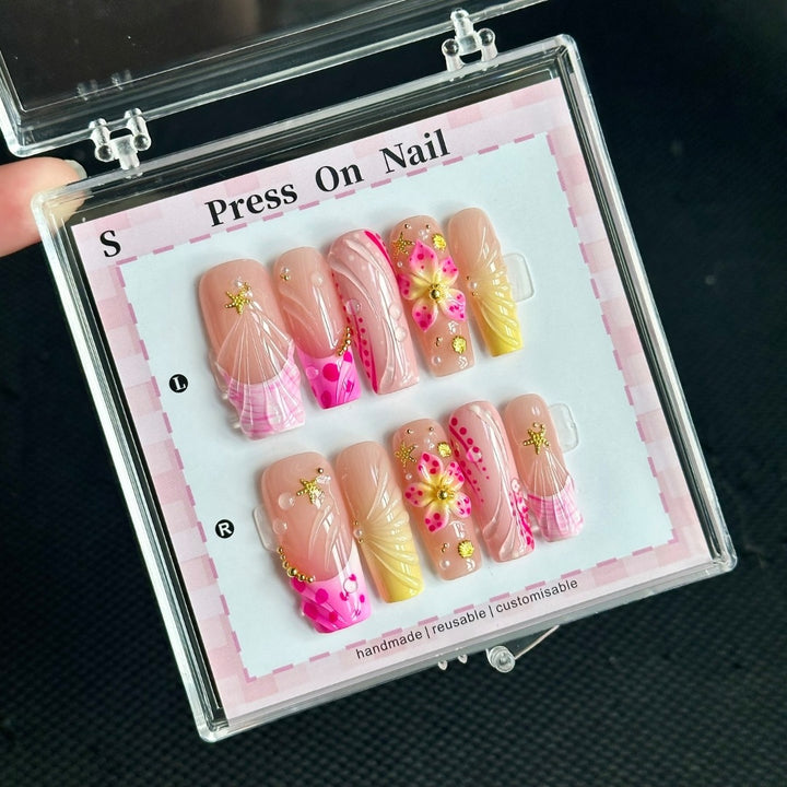 Dekoratives Handgefertigtes Press-On Nagelkunstset mit von Strand inspirierten Designs