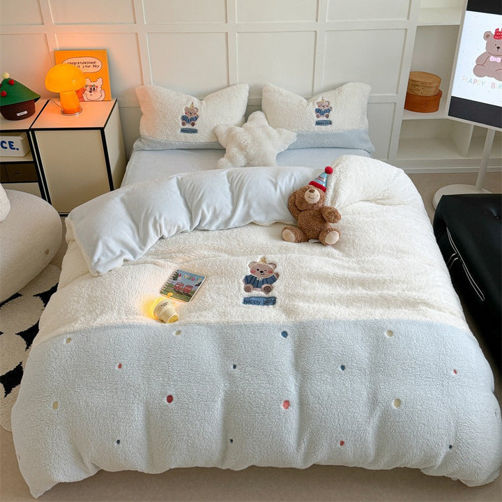 Plüsch-Steppbett-Garnitur mit Kaninchen-Stickerei und Sherpa-Oberfläche