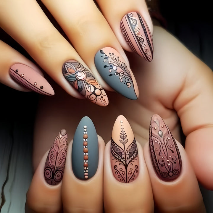 Kreative Kunstnägel Set mit handgezeichneten Mustern Karnz