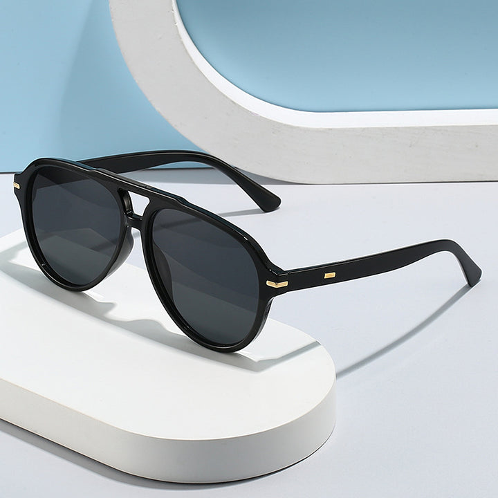 Damen modische Sonnenbrille mit schickem Tortoise-Rahmen Karnz