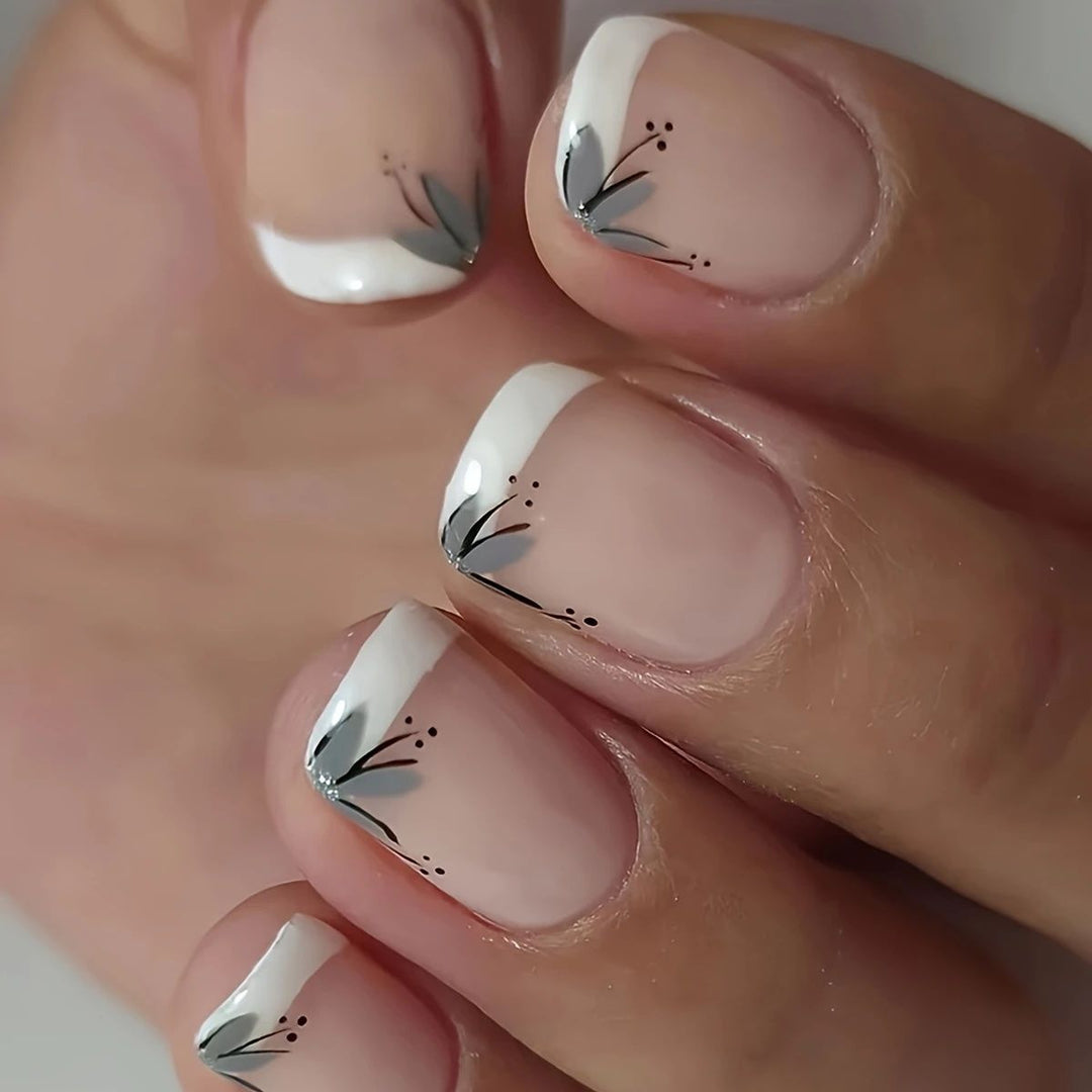 Elegante Französische Spitze Floral Nagelverbesserungen Karnz