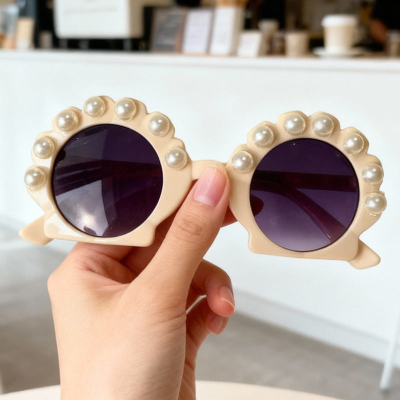 Perlenakzentuierte, von Vintage inspirierte Sonnenbrille Karnz