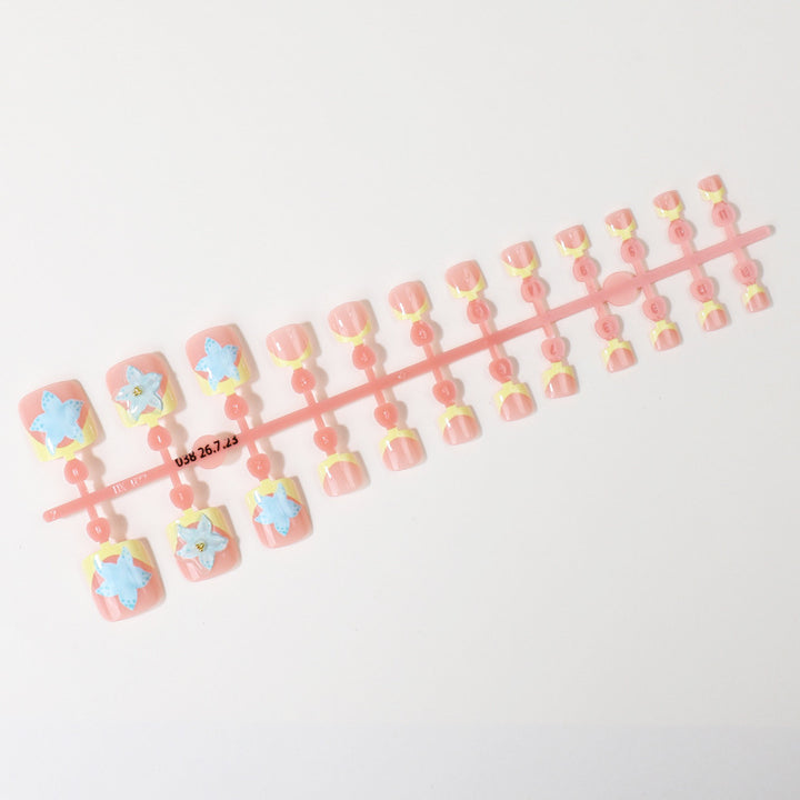 Dekorative Press-On Nail Art Tipps Karnz