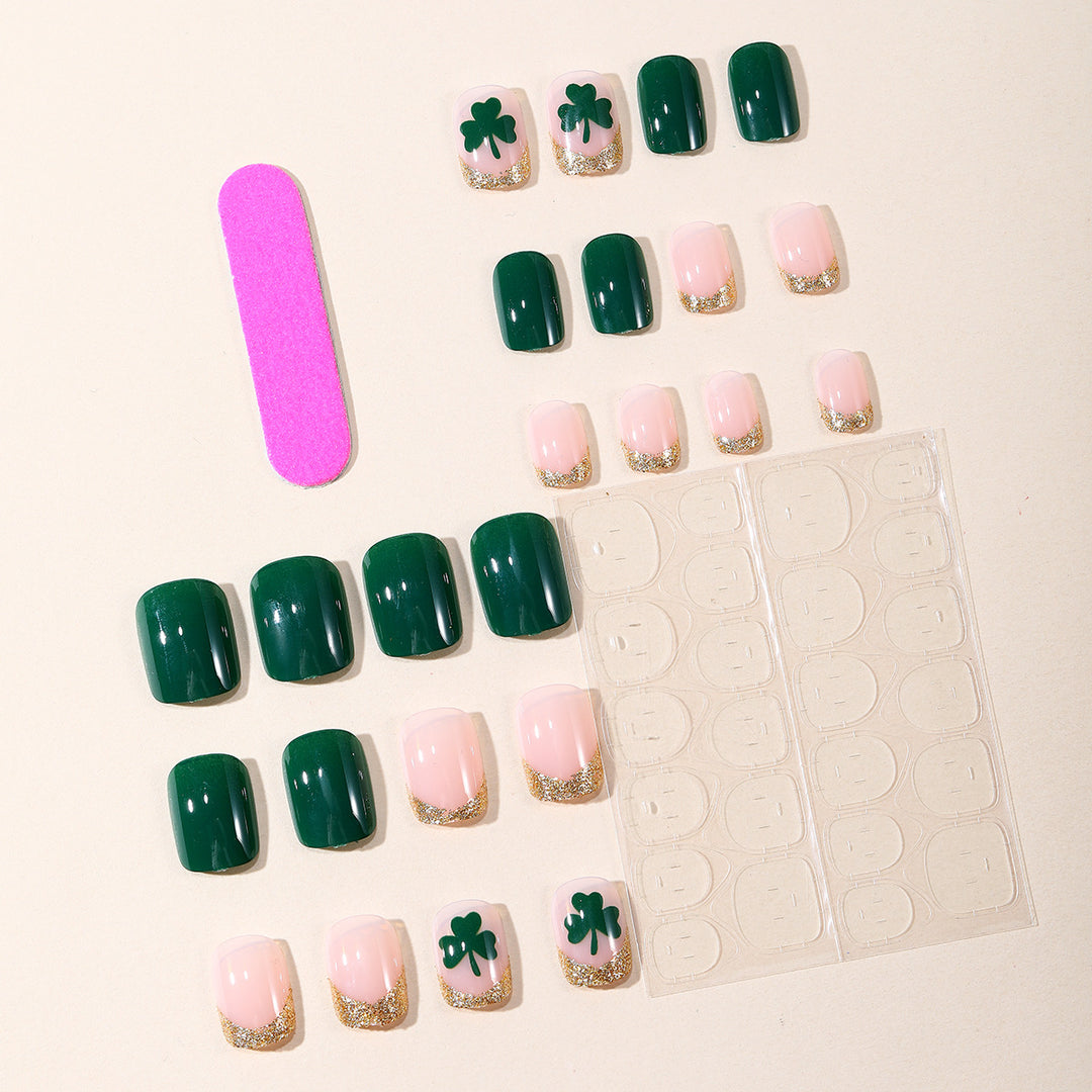 Festliche Shamrock-Themen-Nagelverlängerungen Karnz